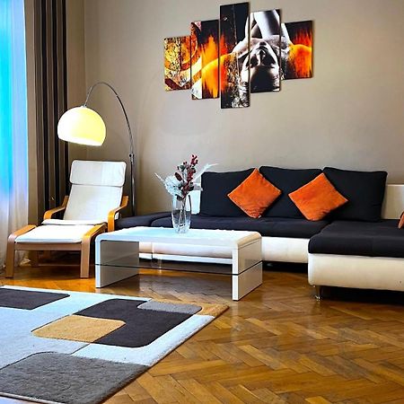 A54: Charming Apartment In The Ruin Bar District 布达佩斯 外观 照片