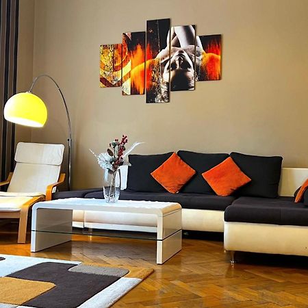 A54: Charming Apartment In The Ruin Bar District 布达佩斯 外观 照片