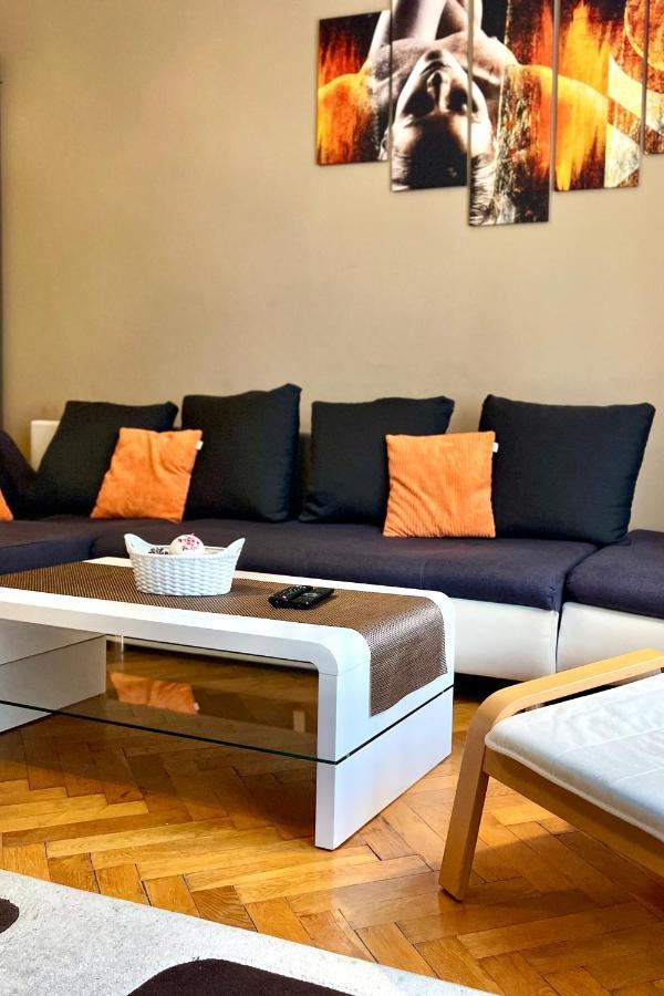 A54: Charming Apartment In The Ruin Bar District 布达佩斯 外观 照片