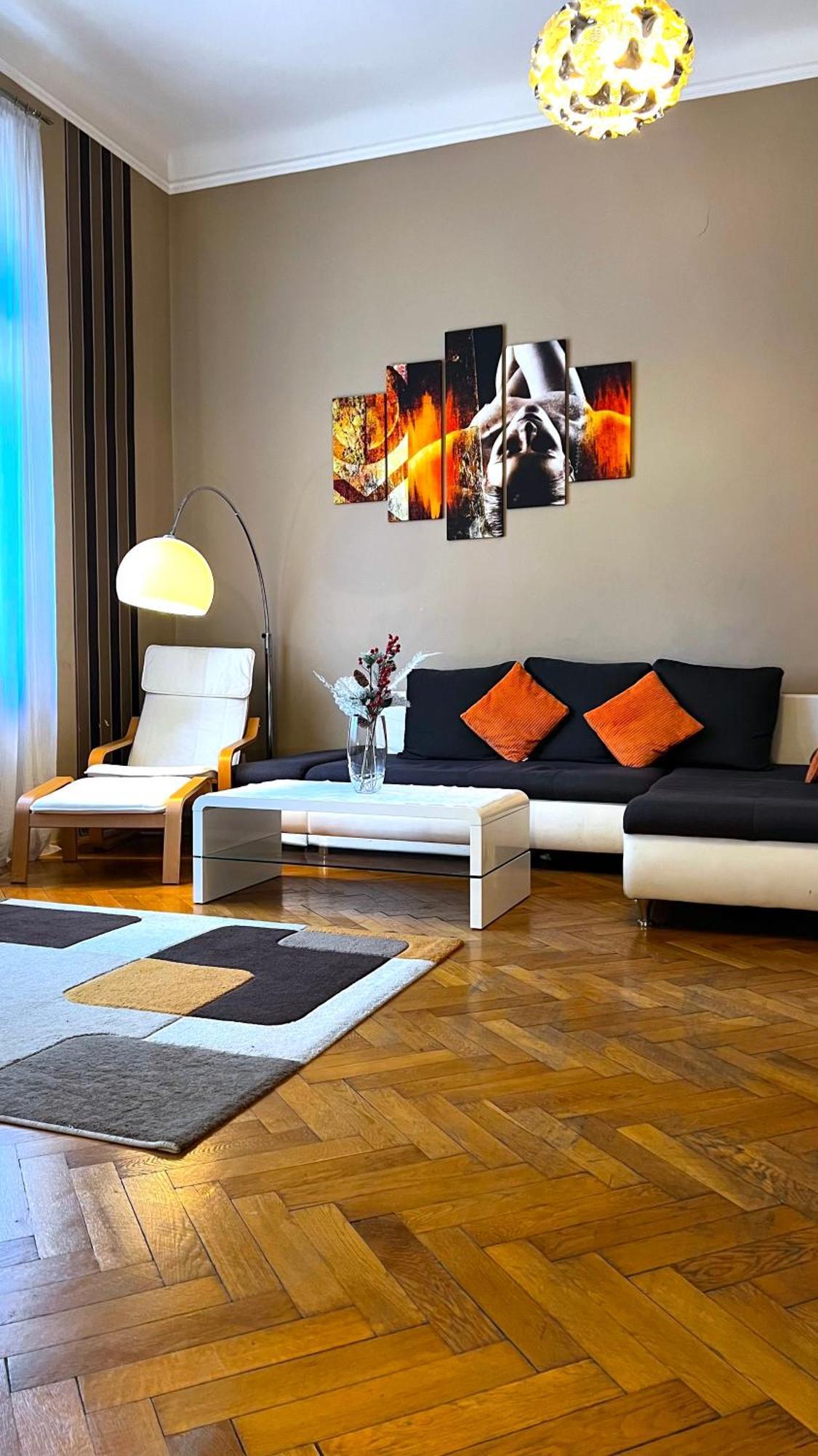 A54: Charming Apartment In The Ruin Bar District 布达佩斯 外观 照片